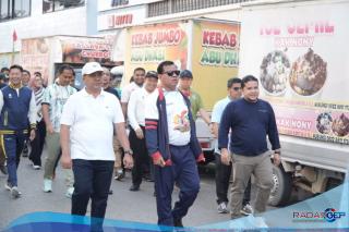 Gerak Jalan Santai HUT ke-26 Kuansing Banjir Peserta, Bupati Ajak Satukan Langkah